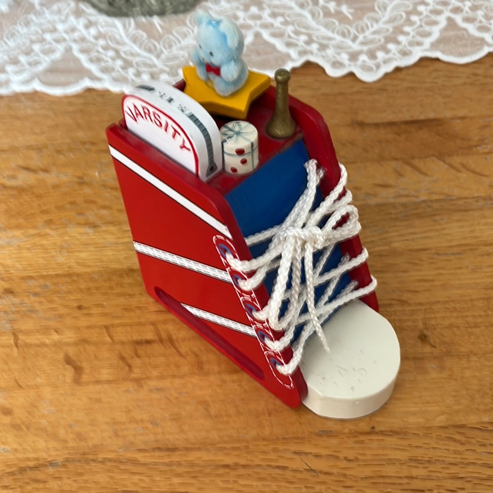 Baby Sneaker Music Box